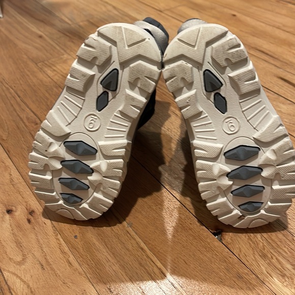 Snow Boots - Picture 4 of 5